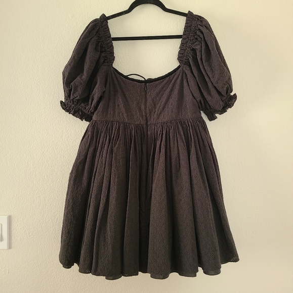 Selkie Beach Day Dress in Caviar Eyelet Lace - Picture 5 of 8